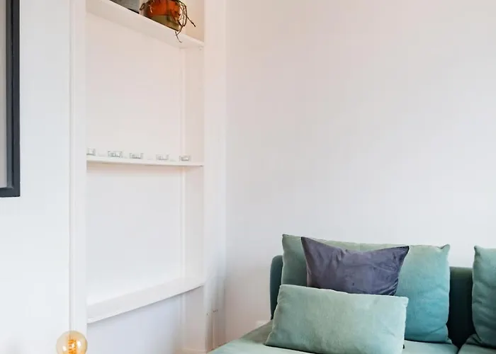 Bright Loft @ Downtown *