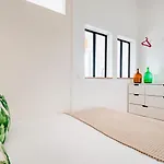 Bright Loft @ Downtown