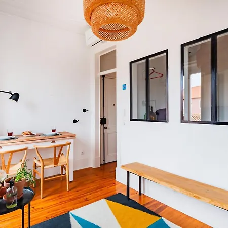 Bright Loft @ Downtown Апартаменты