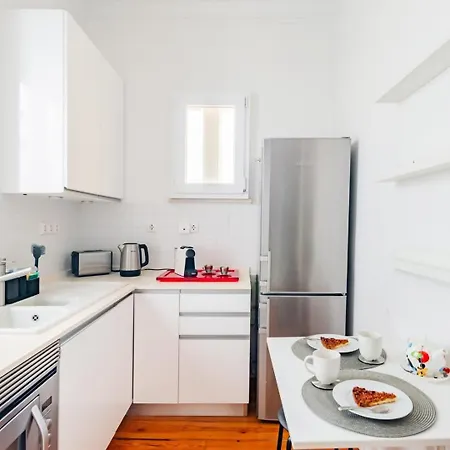 Bright Loft @ Downtown Apartment